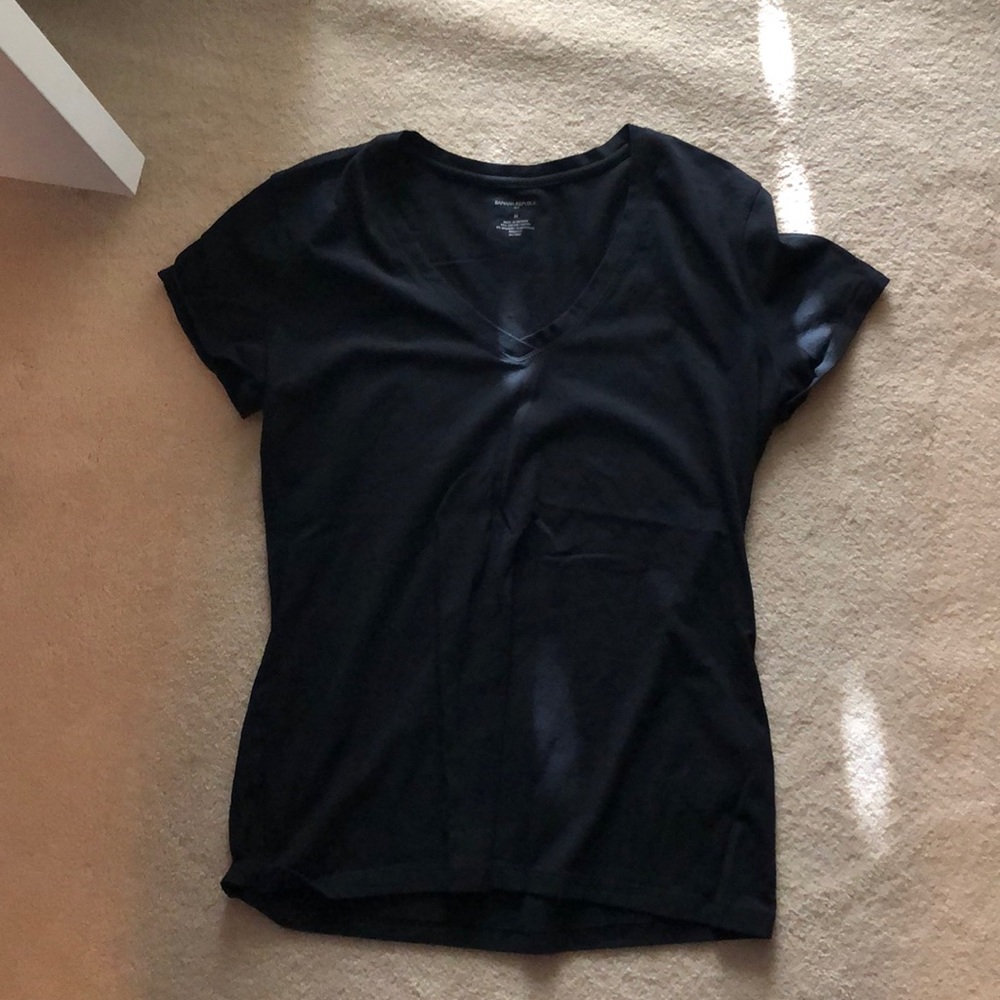 Banana Republic s/s v-neck tee